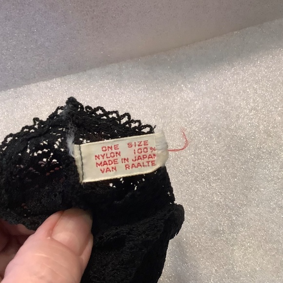 Vintage Van Raalte Black Stretch Lace Hand Gloves Made in Japan - Picture 6 of 6